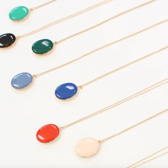 TROIS PETITS POINTS LARGE ENAMEL LOCKET - Picture 5 of 5